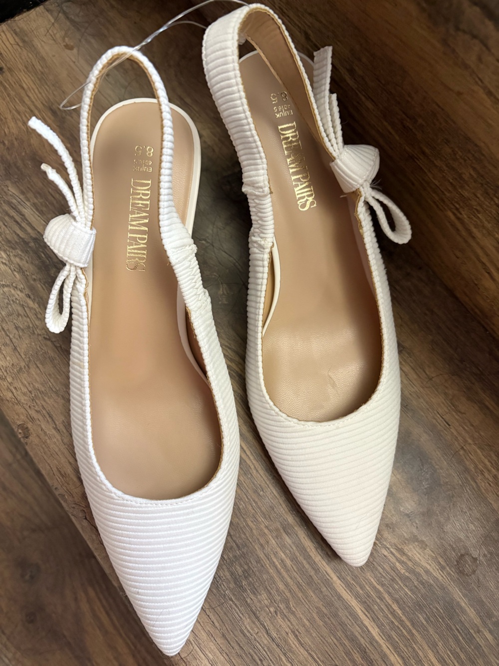 Dream Pairs White Ribbed Pointed-Toe Heel